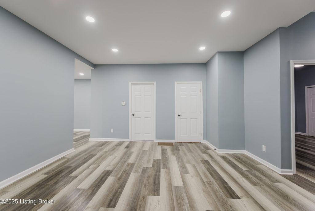 Photo of 2302 Duncan St, Louisville, KY 40212 (MLS # 1704271)