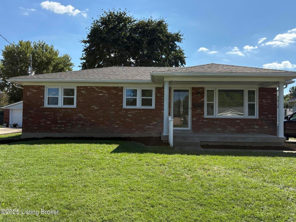 Photo of 5006 Tumeric Ln, Louisville, KY 40258 (MLS # 1709288)
