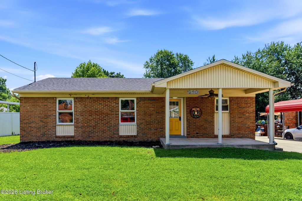 Photo of 290 N Steedland Dr, Louisville, KY 40229 (MLS # 1718789)
