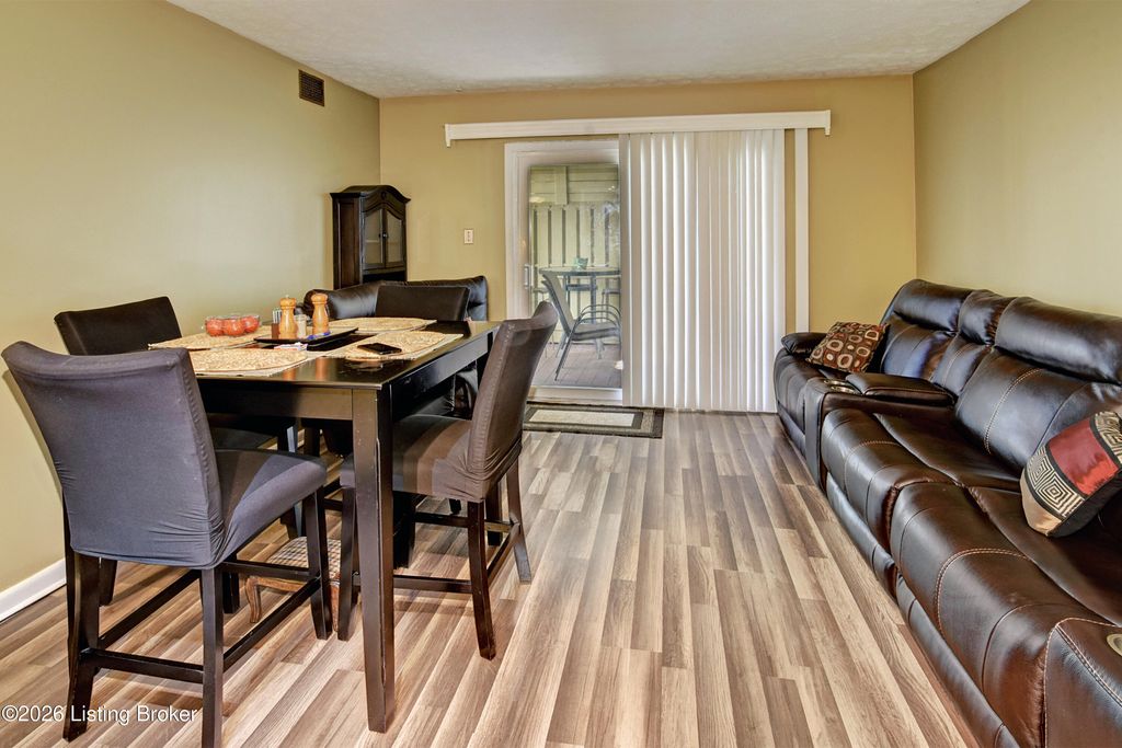 Photo of 1935 Gardiner Ln #APT E70, Louisville, KY 40205 (MLS # 1715797)