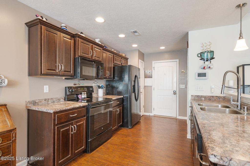 Photo of 172 Benjamin Pl, Mt Washington, KY 40047 (MLS # 1701484)