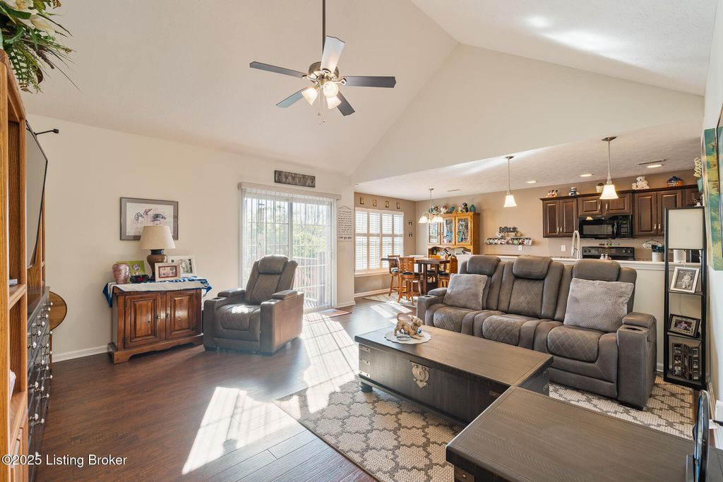 Photo of 172 Benjamin Pl, Mt Washington, KY 40047 (MLS # 1701484)
