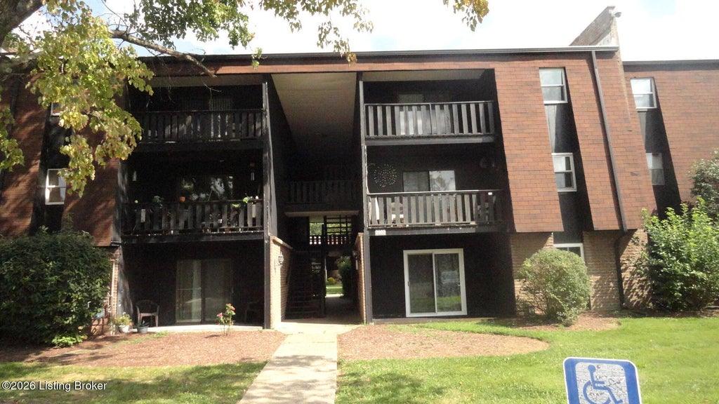 Photo of 3503 Lodge Ln #307, Louisville, KY 40218 (MLS # 1727667)