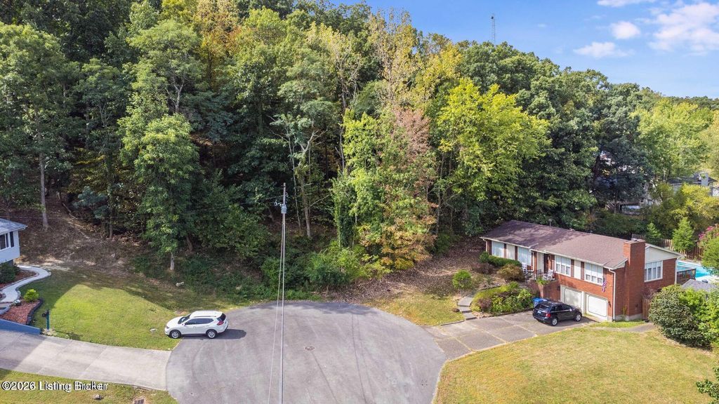 Photo of 7406 Chant Ct, Louisville, KY 40214 (MLS # 1715502)