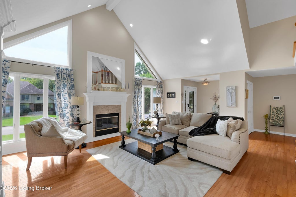 Photo of 106 Cherry Hills Ln, Louisville, KY 40245 (MLS # 1727518)