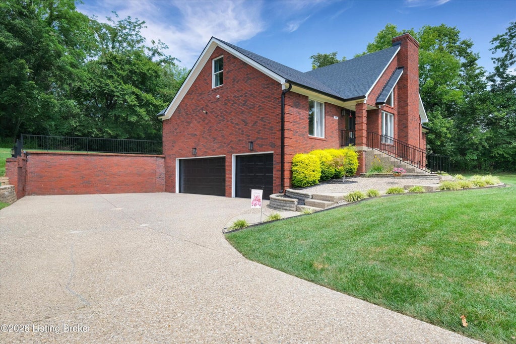 Photo of 106 Cherry Hills Ln, Louisville, KY 40245 (MLS # 1727518)