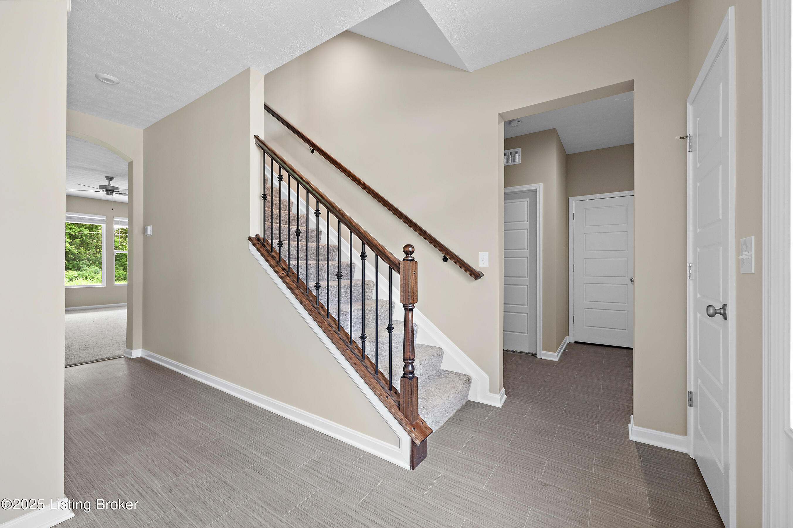 10516 Vista View Dr, Louisville, Pennsylvania image 9