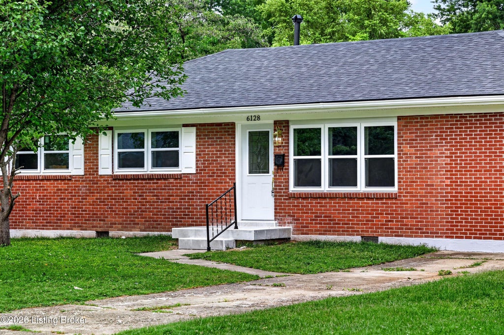 Photo of 6128 Middlerose Cir, Louisville, KY 40272 (MLS # 1723717)