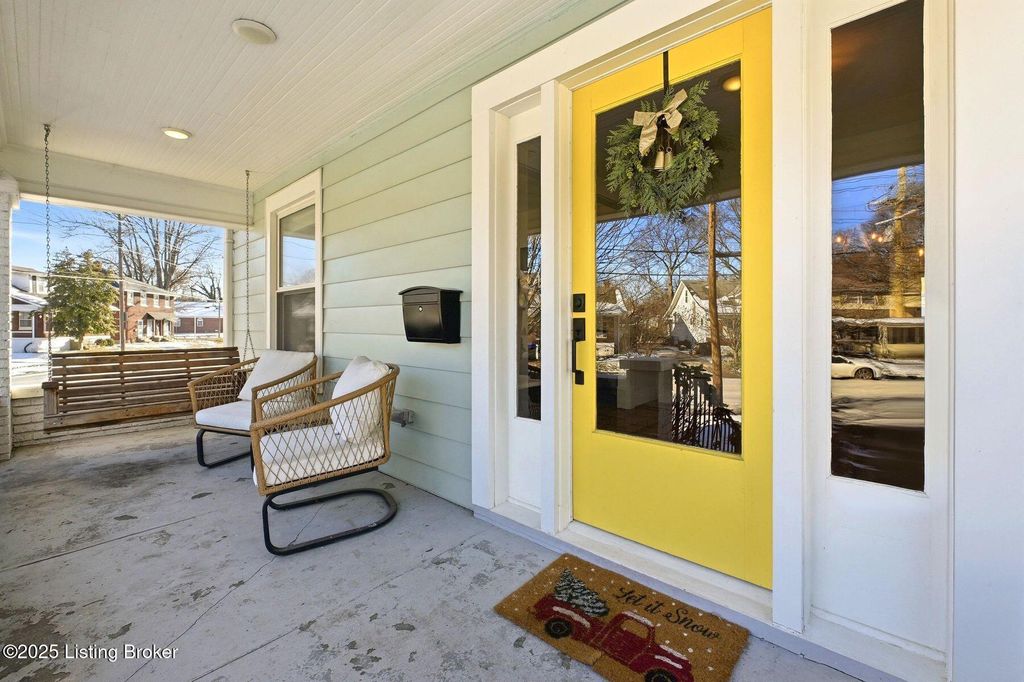 Photo of 2064 S Shelby St, Louisville, KY 40217 (MLS # 1705496)