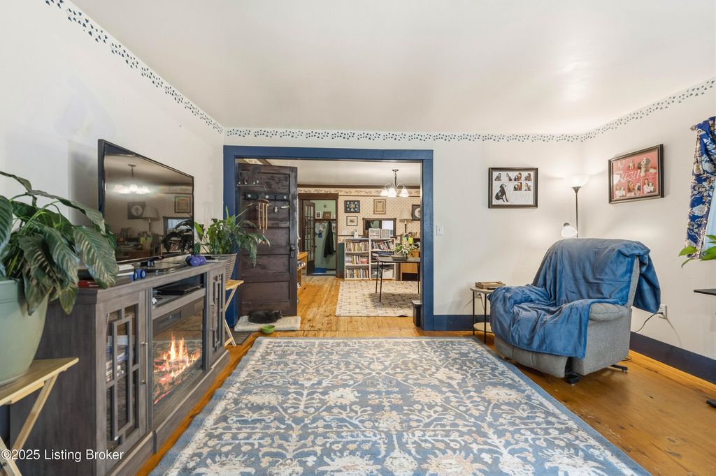 Photo of 6963 Hempridge Rd, Shelbyville, KY 40065 (MLS # 1705247)