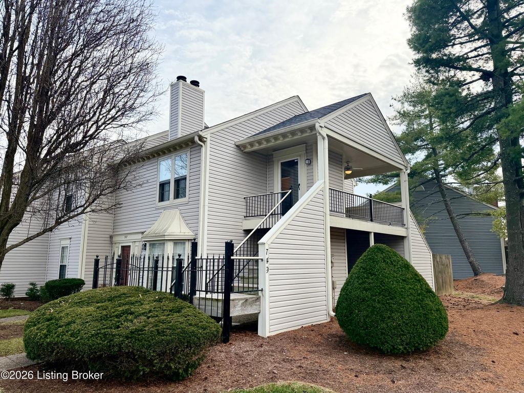 Photo of 749 Yorkwood Pl, Louisville, KY 40223 (MLS # 1706561)