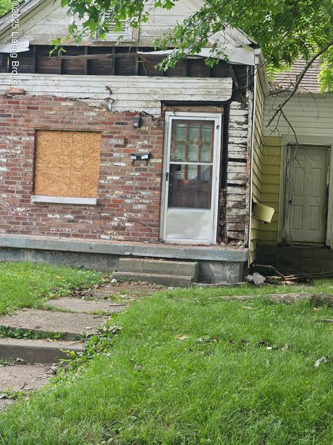 Photo of 117 N 34th St, Louisville, KY 40212 (MLS # 1699937)