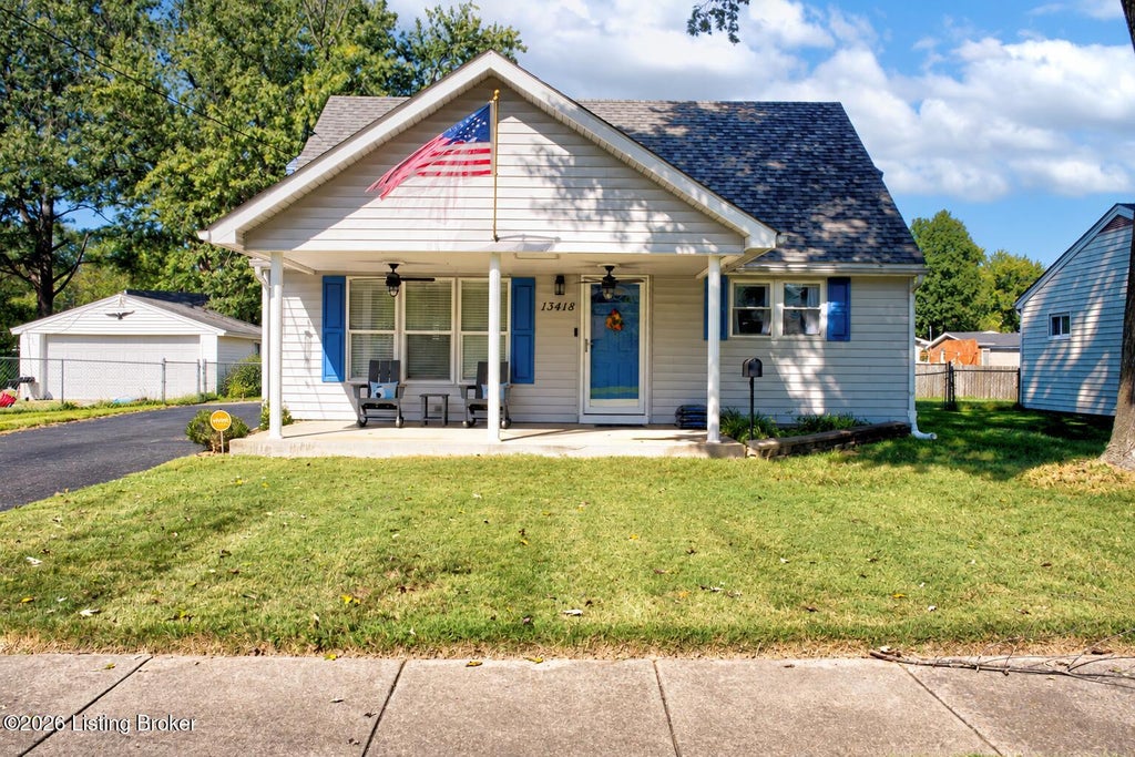 Photo of 13418 Kinross Blvd, Louisville, KY 40272 (MLS # 1730919)