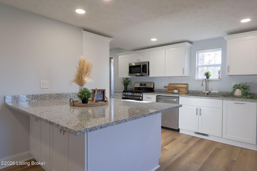 Photo of 8909 Independence School Rd, Louisville, KY 40228 (MLS # 1712805)