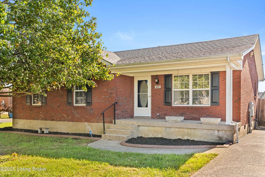 Photo of 401 Drake Dr, Shepherdsville, KY 40165 (MLS # 1701605)