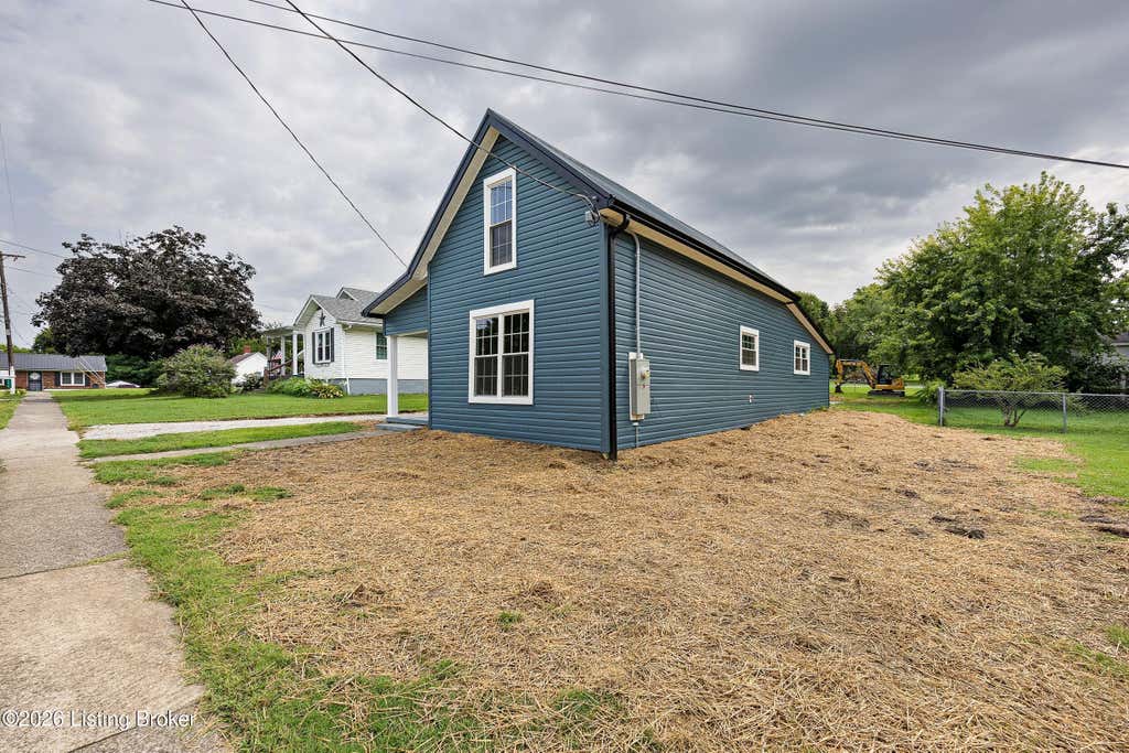 Photo of 392 1st St, New Haven, KY 40051 (MLS # 1726399)