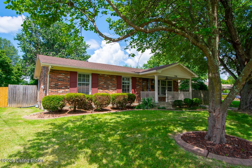 Photo of 2706 Melvin Ct, Louisville, KY 40216 (MLS # 1723595)