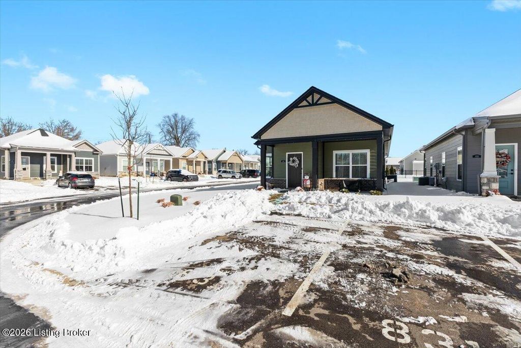 Photo of 831 Rosemary Ln, La Grange, KY 40031 (MLS # 1708008)