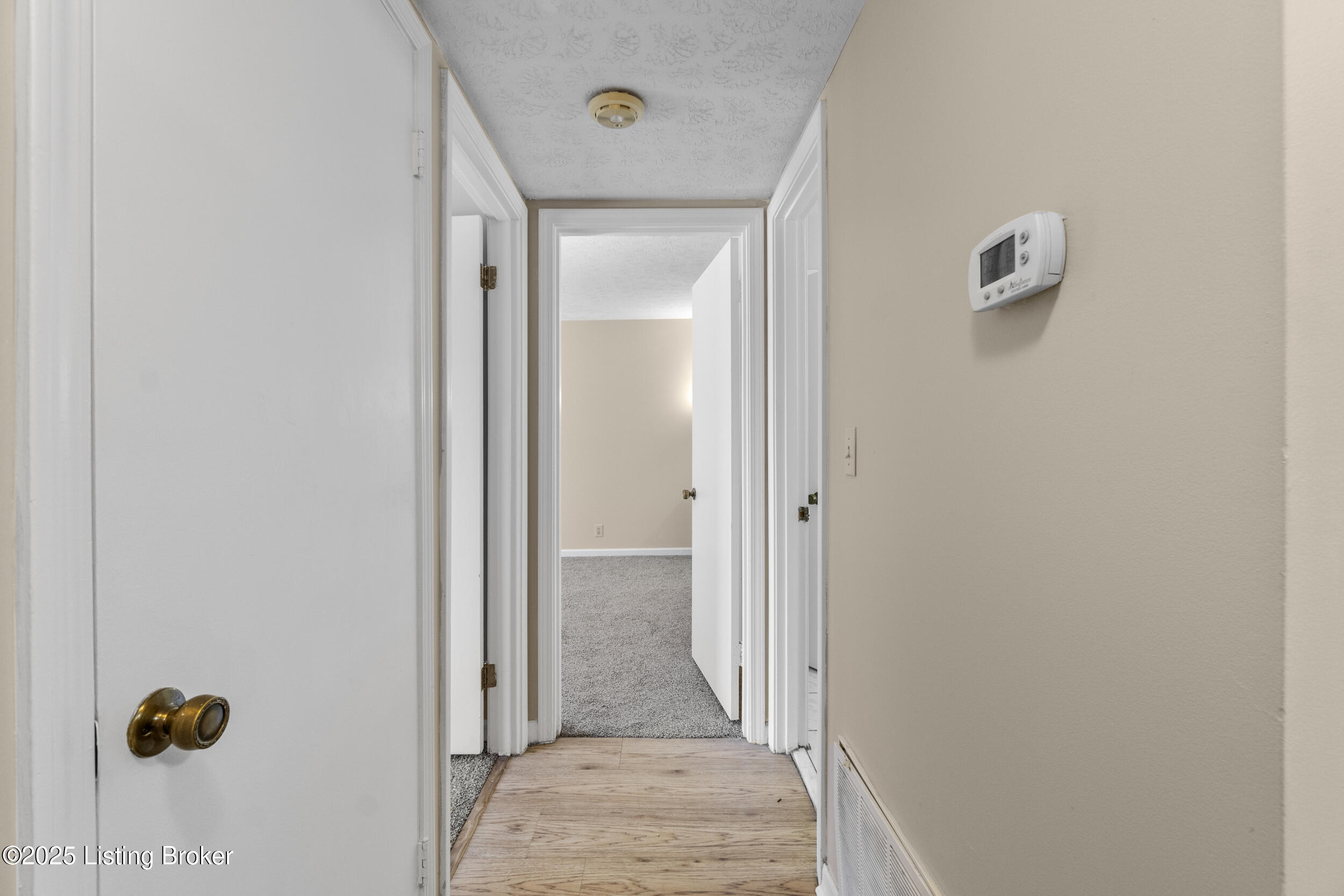 7098 Wildwood Cir #APT 24, Louisville, Kentucky image 11