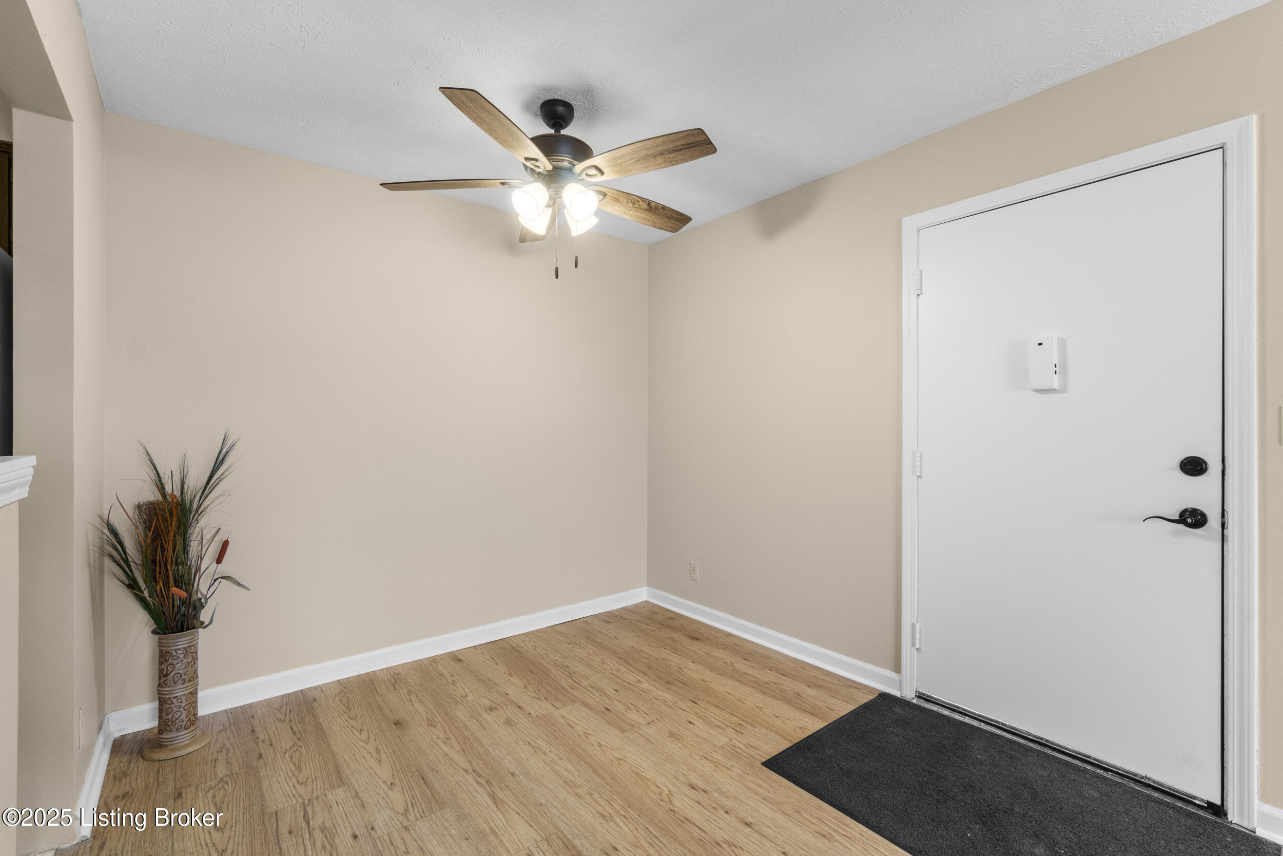 7098 Wildwood Cir #APT 24, Louisville, Kentucky image 1
