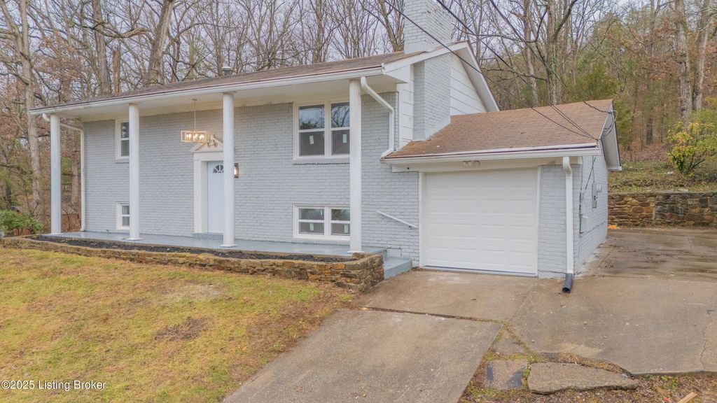 Photo of 8221 Saint Anthonys Church Rd, Louisville, KY 40214 (MLS # 1705595)