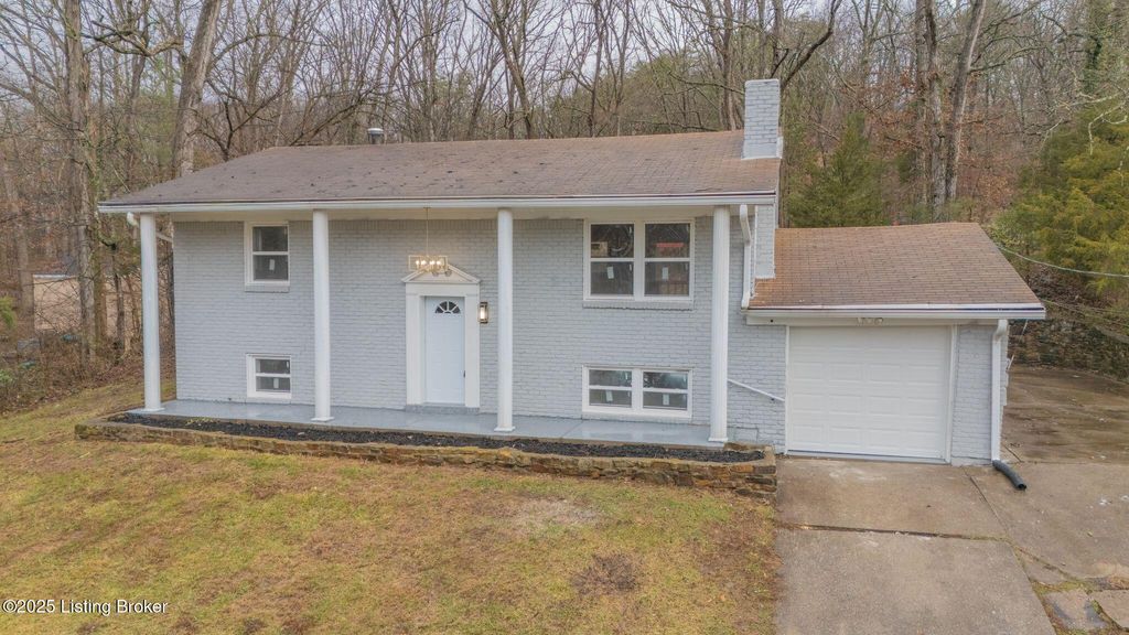 Photo of 8221 Saint Anthonys Church Rd, Louisville, KY 40214 (MLS # 1705595)