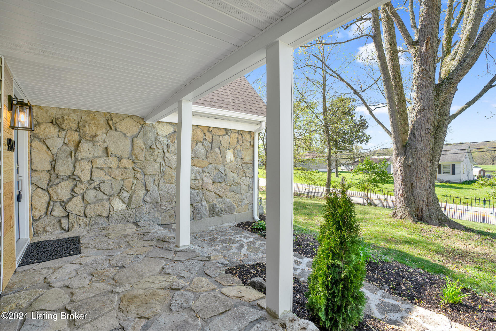 9709 W Manslick Rd, Fairdale, Kentucky image 9