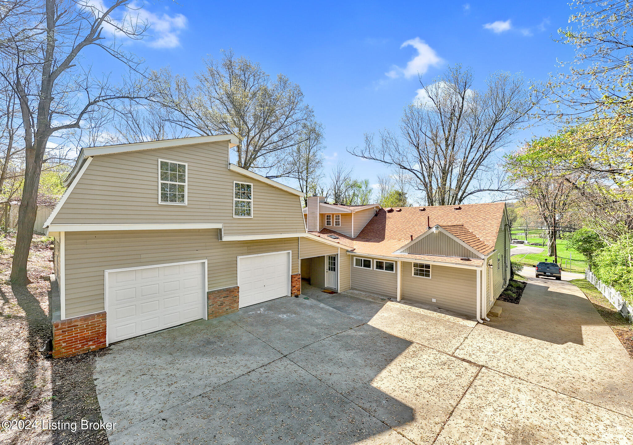 9709 W Manslick Rd, Fairdale, Kentucky image 4
