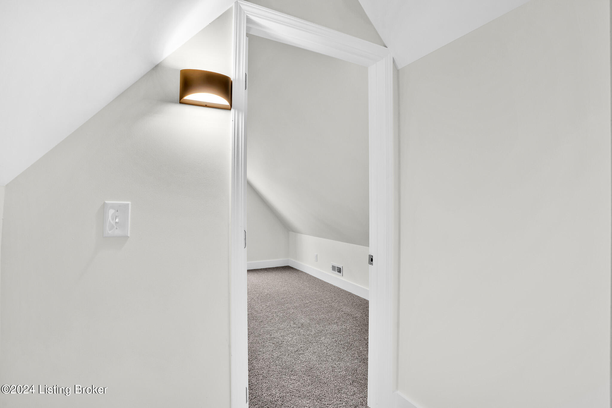 9709 W Manslick Rd, Fairdale, Kentucky image 42