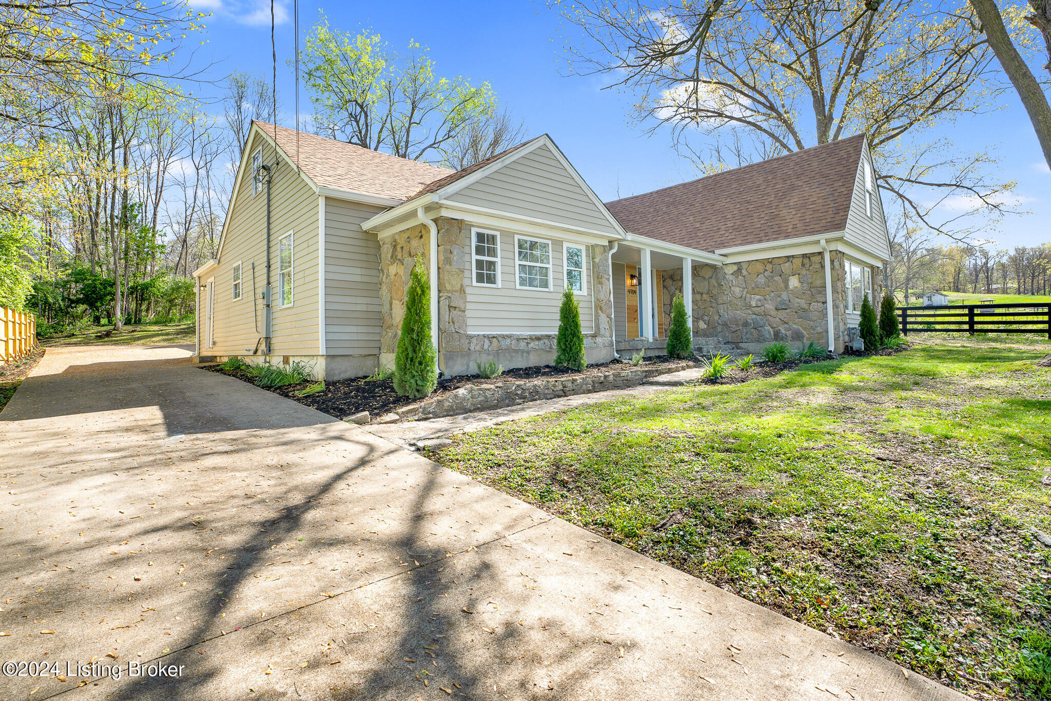 9709 W Manslick Rd, Fairdale, Kentucky image 45