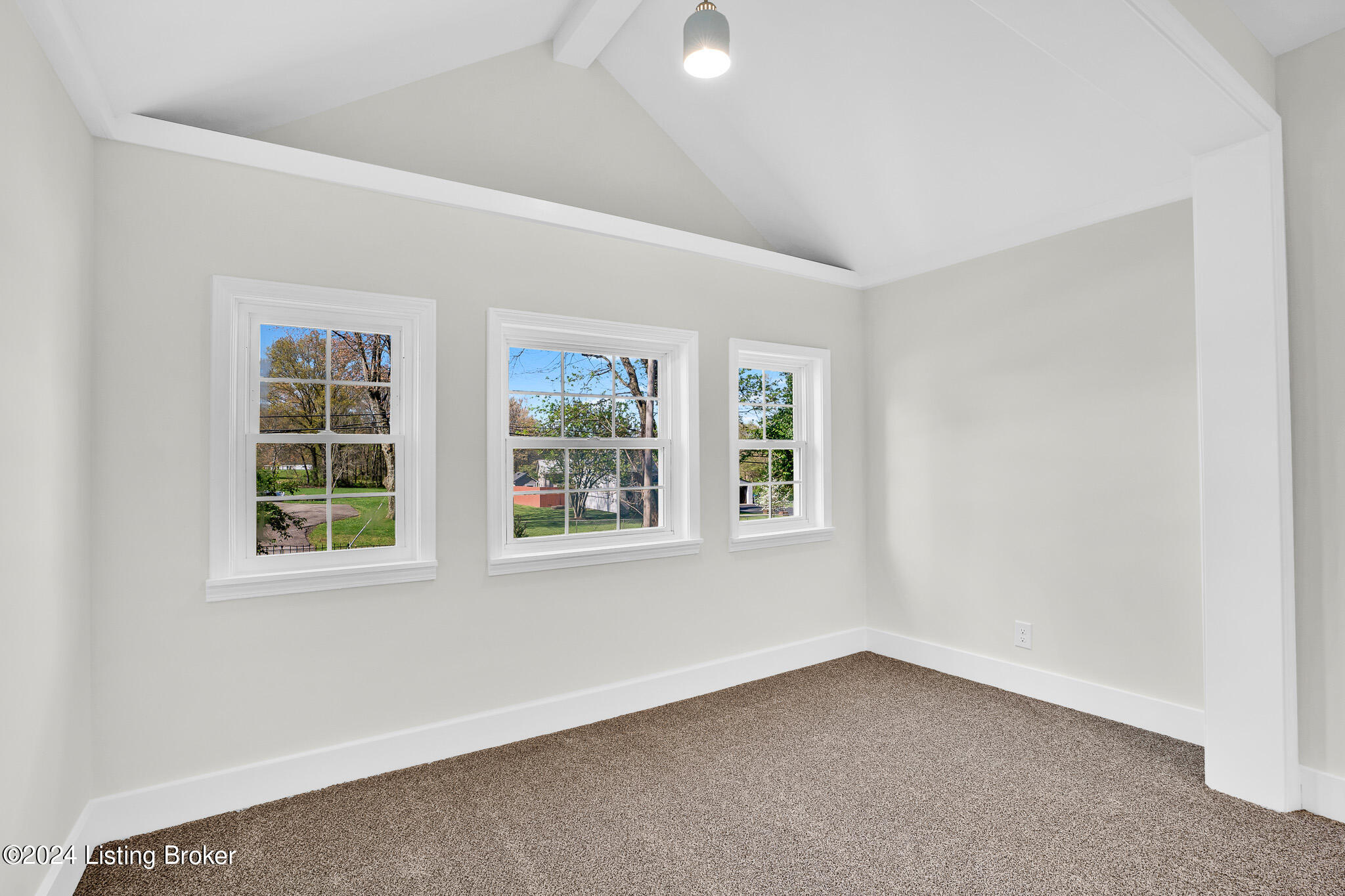 9709 W Manslick Rd, Fairdale, Kentucky image 32