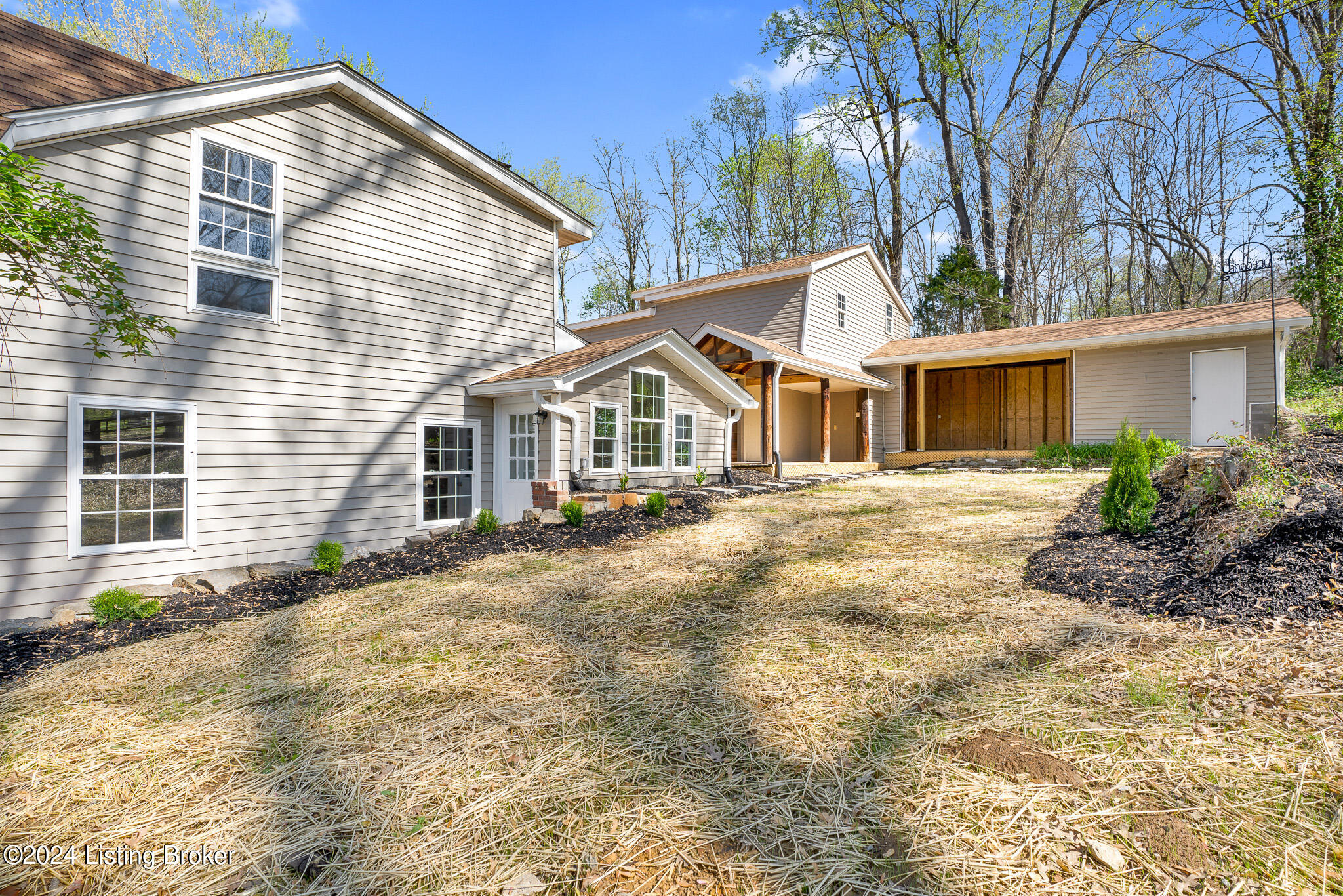 9709 W Manslick Rd, Fairdale, Kentucky image 3