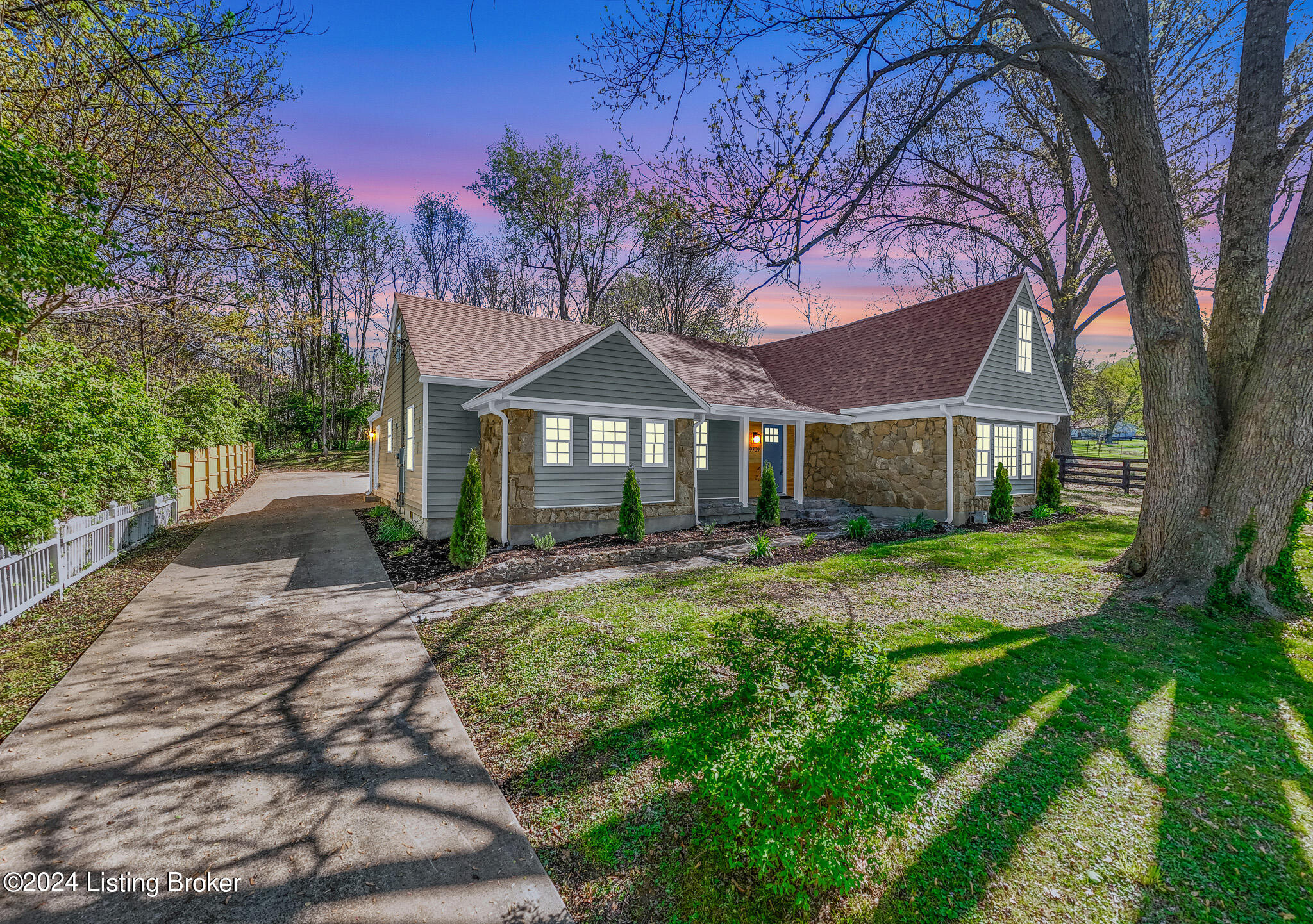 9709 W Manslick Rd, Fairdale, Kentucky image 1