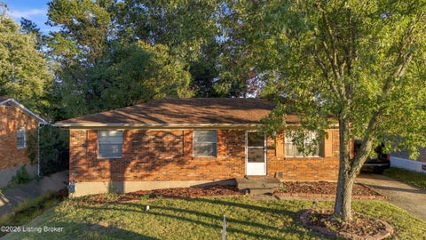 Homes For Sale - 4407 Broadleaf Dr<br/> Louisville, KY 40216
