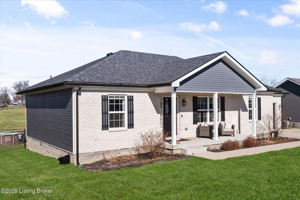 Photo of 105 Redwood Dr, Bardstown, KY 40004 (MLS # 1707565)