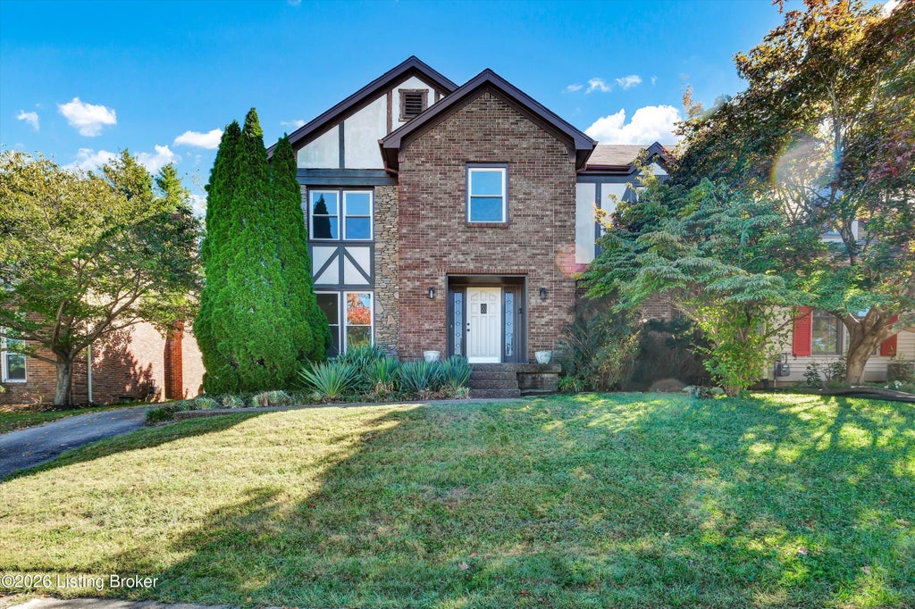Photo of 3 Autumn Hill Ct, Prospect, KY 40059 (MLS # 1731028)