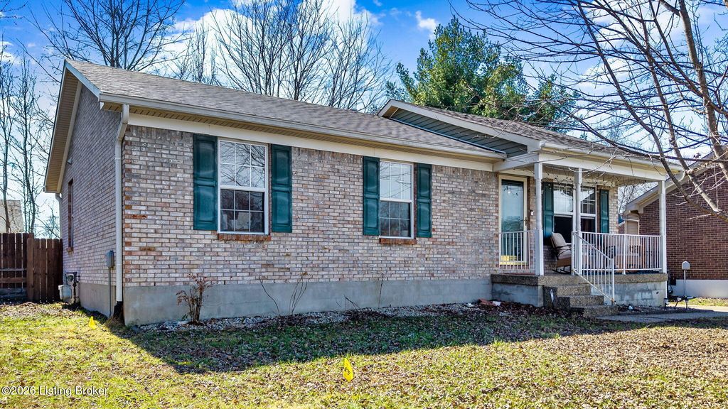 Photo of 4012 Cedarway Ct, Louisville, KY 40229 (MLS # 1710895)