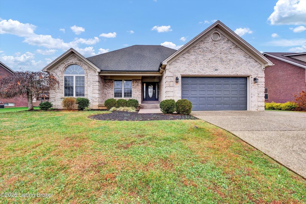 Photo of 421 E Woodlake Cir, Mt Washington, KY 40047 (MLS # 1707143)