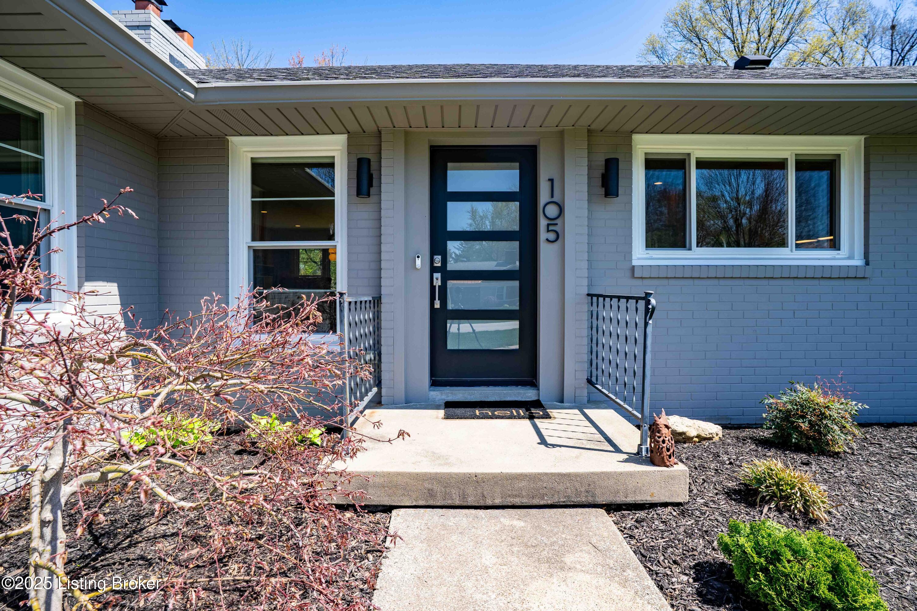 105 Spruce Ln, Louisville, Kentucky image 2