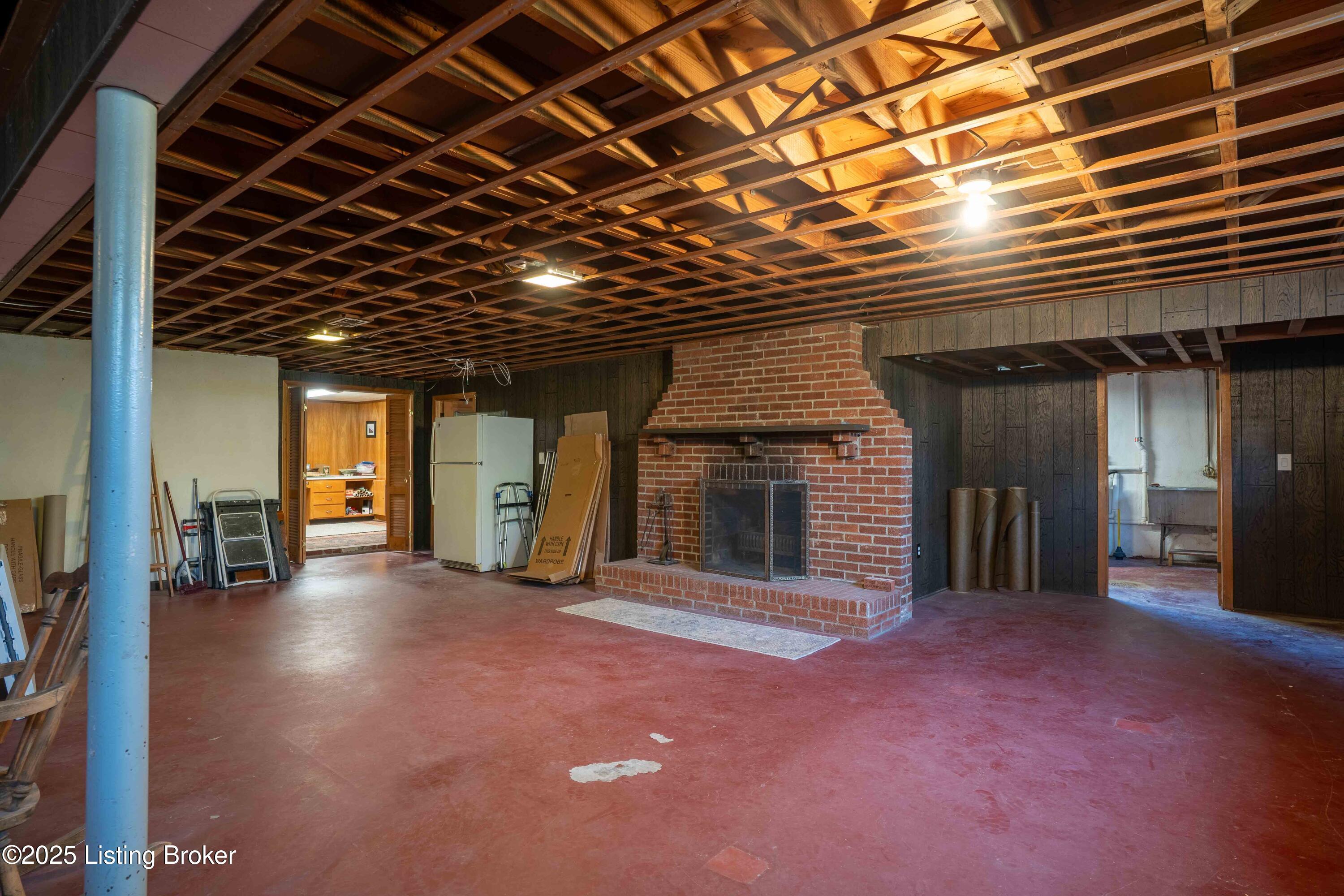 105 Spruce Ln, Louisville, Kentucky image 39