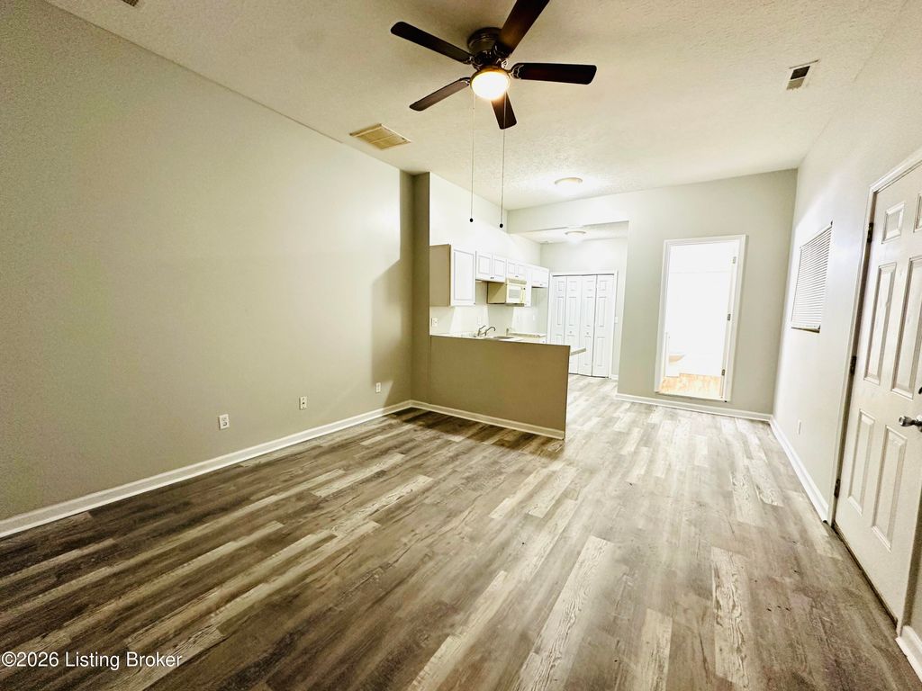 Photo of 421 S 27th St, Louisville, KY 40212 (MLS # 1719084)