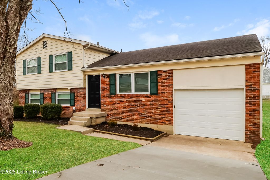 Photo of 6125 Park Rd, Crestwood, KY 40014 (MLS # 1706195)