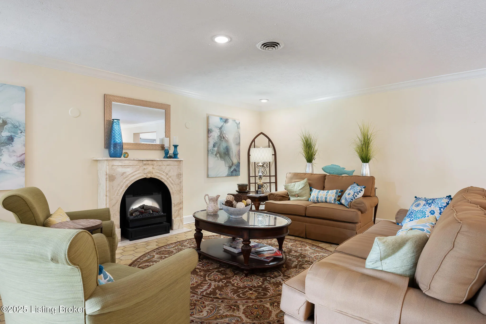 Louisville, Kentucky 40220, United States, 2 Bedrooms Bedrooms, ,1 BathroomBathrooms,Residential,Active,135256