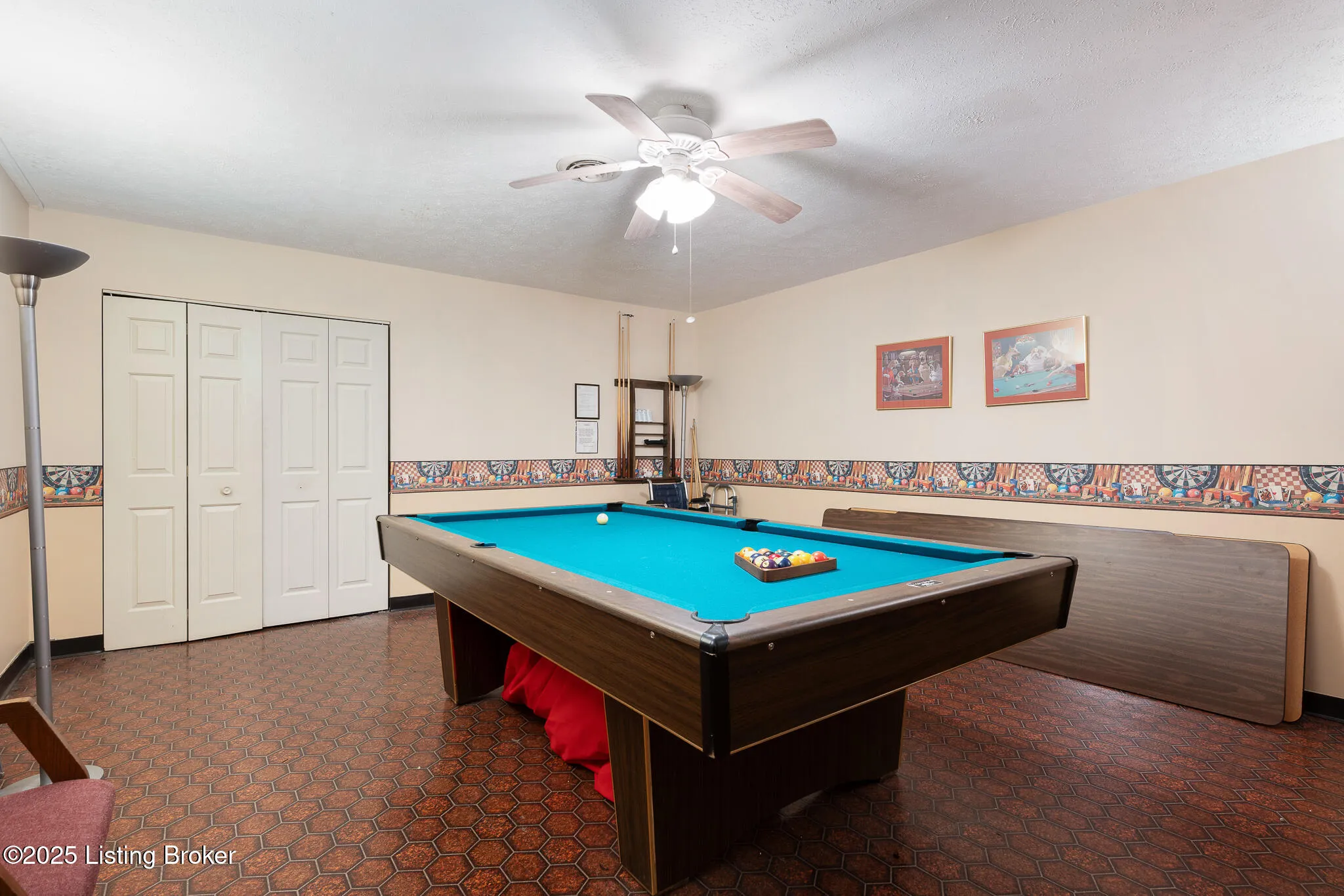 Louisville, Kentucky 40220, United States, 2 Bedrooms Bedrooms, ,1 BathroomBathrooms,Residential,Active,135256