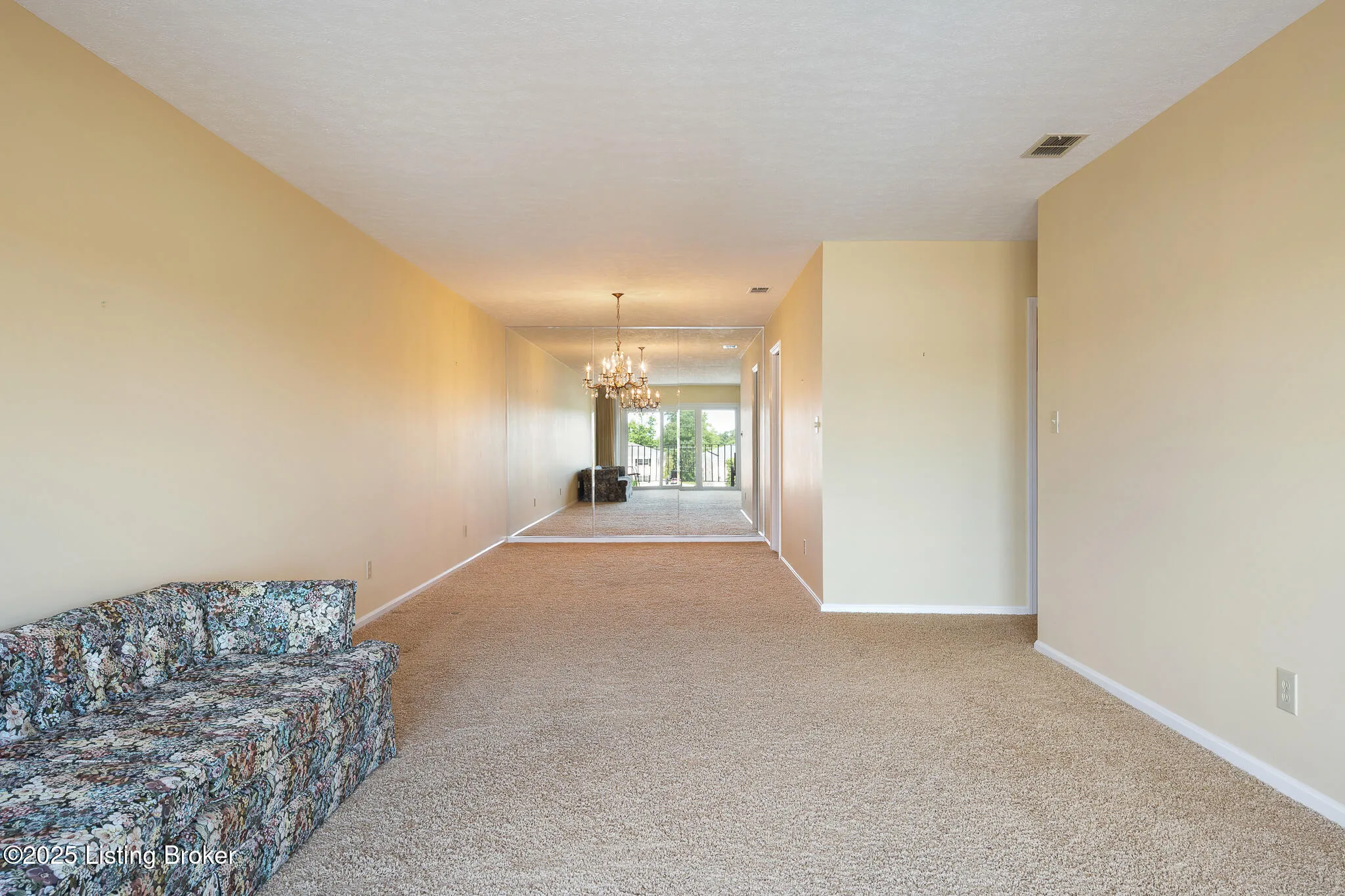 Louisville, Kentucky 40220, United States, 2 Bedrooms Bedrooms, ,1 BathroomBathrooms,Residential,Active,135256