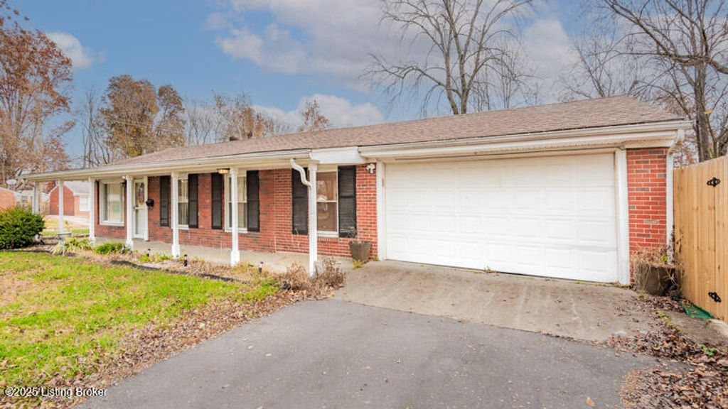 Photo of 5407 Robinwood Rd, Louisville, KY 40218 (MLS # 1704240)