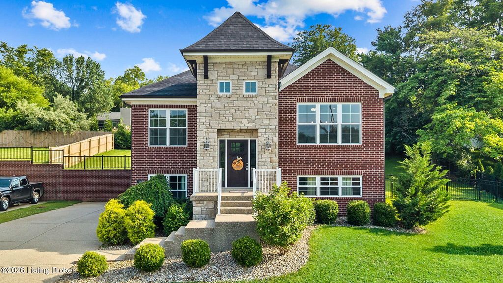 Photo of 1416 Nightingale Ln, Goshen, KY 40026 (MLS # 1720369)