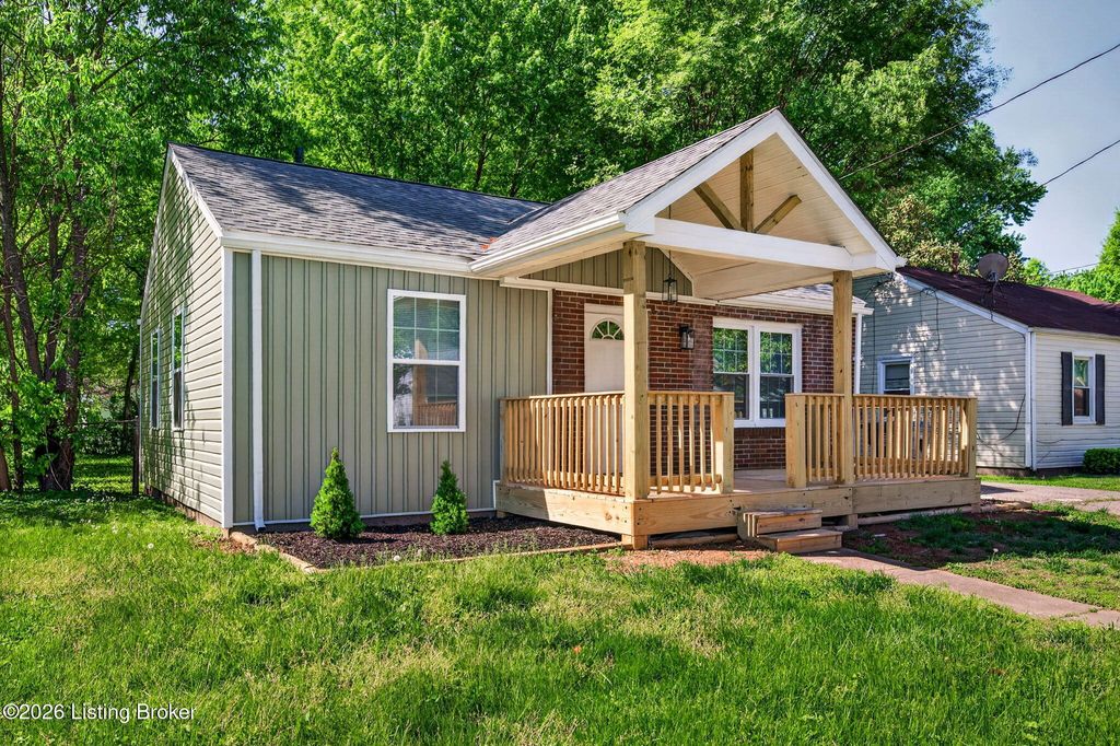 Photo of 1708 Sonne Ave, Louisville, KY 40216 (MLS # 1716417)