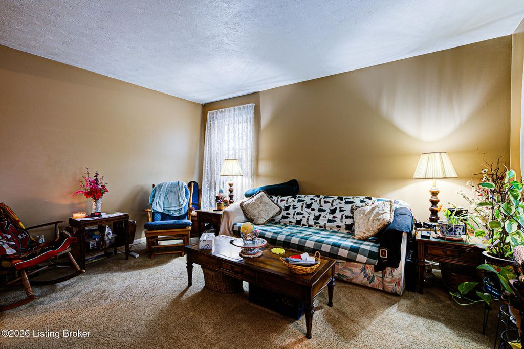 Photo of 8002 Grenelle Dr, Louisville, KY 40228 (MLS # 1707841)