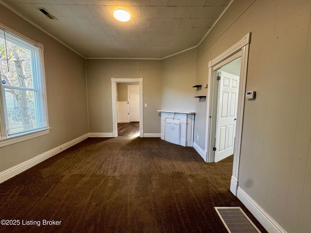 Photo of 2722 Slevin St, Louisville, KY 40212 (MLS # 1704733)